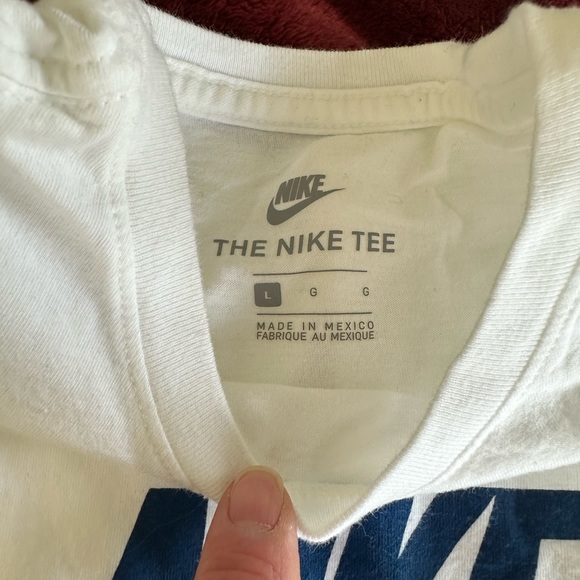 Lot of 3 boys tshirts (Nike/Lucky/Local Motion) and 1 thin UA hoody, xlnt cond - Picture 3 of 11